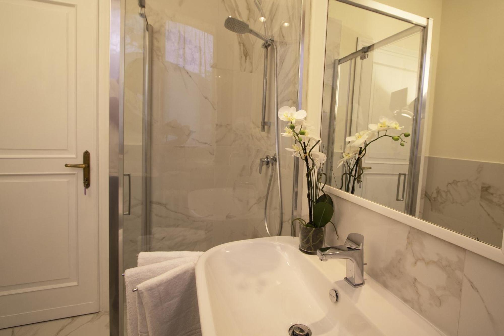Villamara Luxury Rooms 斯培西亚 外观 照片